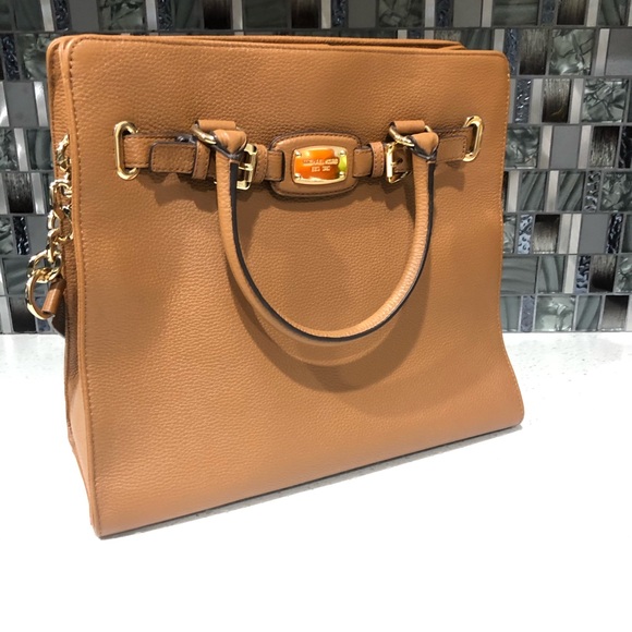 Michael Kors Large Tote - Picture 1 of 5